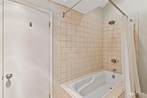 2129 N 88th St, Seattle, WA 98103 photo 10