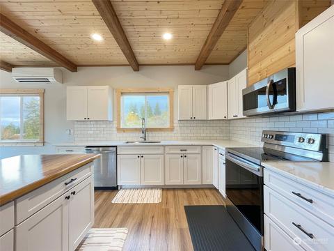 682 Lakeview Dr, Sequim, WA 98382 photo 12