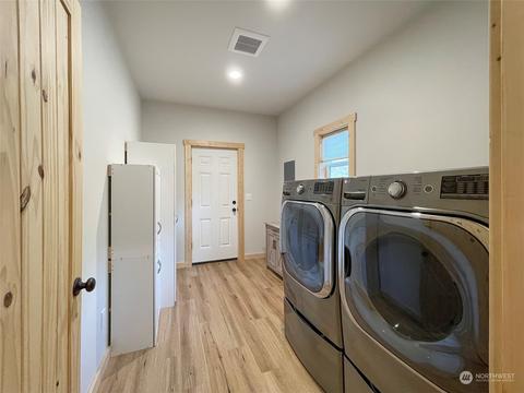 682 Lakeview Dr, Sequim, WA 98382 photo 27
