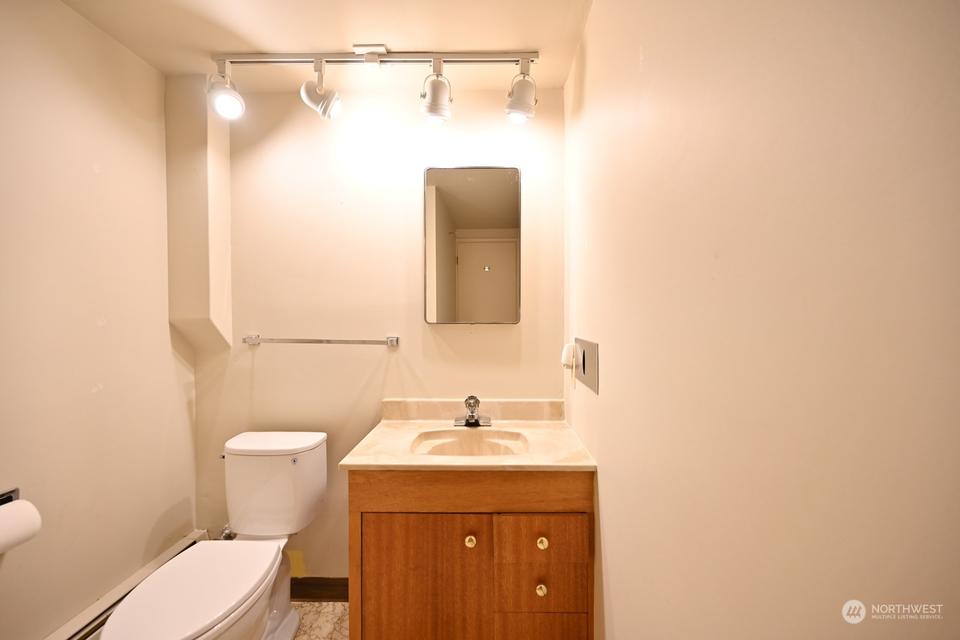  4220 SW 109th St, Seattle, WA 98146 photo 32