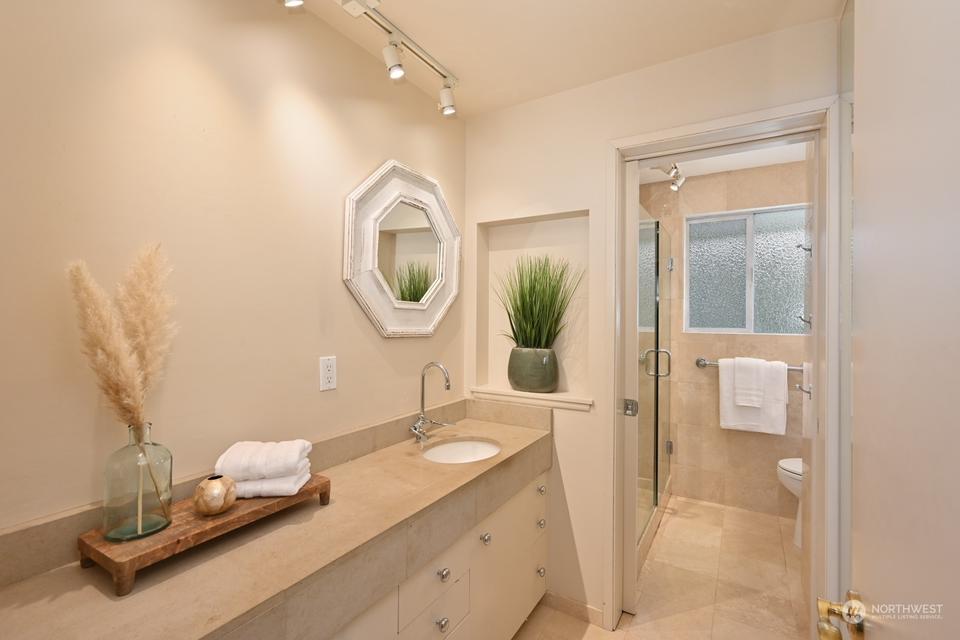  4220 SW 109th St, Seattle, WA 98146 photo 25