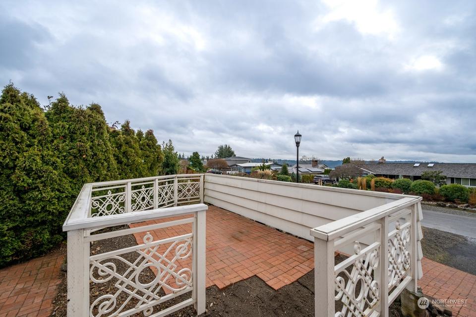  4220 SW 109th St, Seattle, WA 98146 photo 9