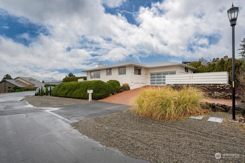  4220 SW 109th St, Seattle, WA 98146 photo 5