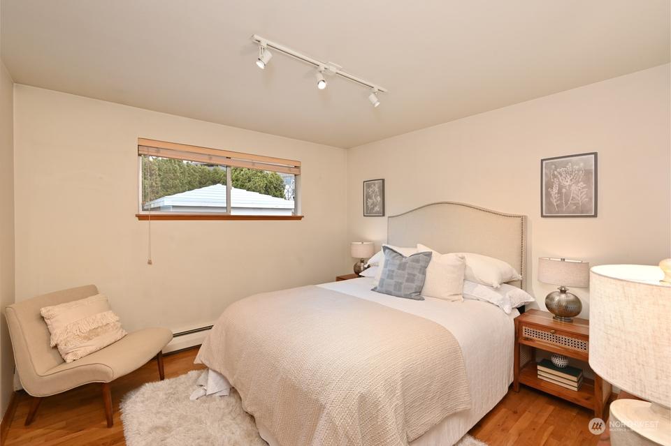  4220 SW 109th St, Seattle, WA 98146 photo 23