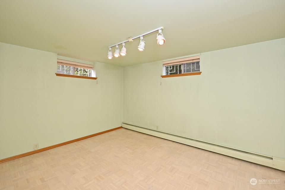  4220 SW 109th St, Seattle, WA 98146 photo 31