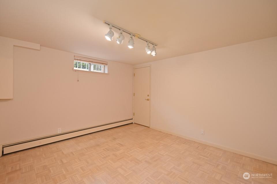  4220 SW 109th St, Seattle, WA 98146 photo 30