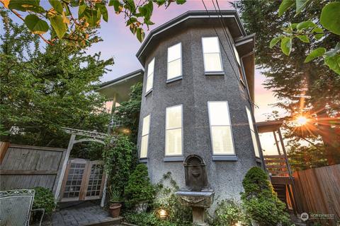 1009 Summit Ave E, Seattle, WA 98102 photo 3