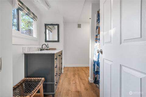 1009 Summit Ave E, Seattle, WA 98102 photo 25