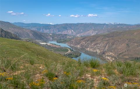 898 Chelan Hills Acres Rd, Orondo, WA 98843