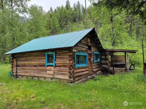 2510 E San Poil Rd, Keller, WA 99140