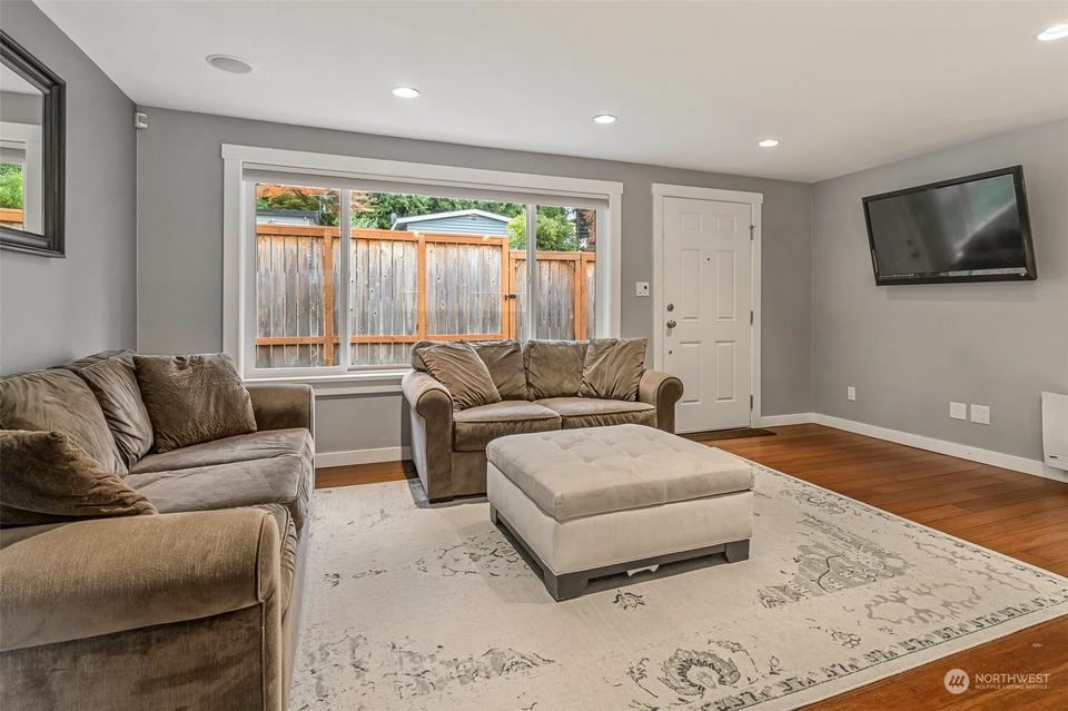  2022 137th St, Seattle, WA 98125 photo 4