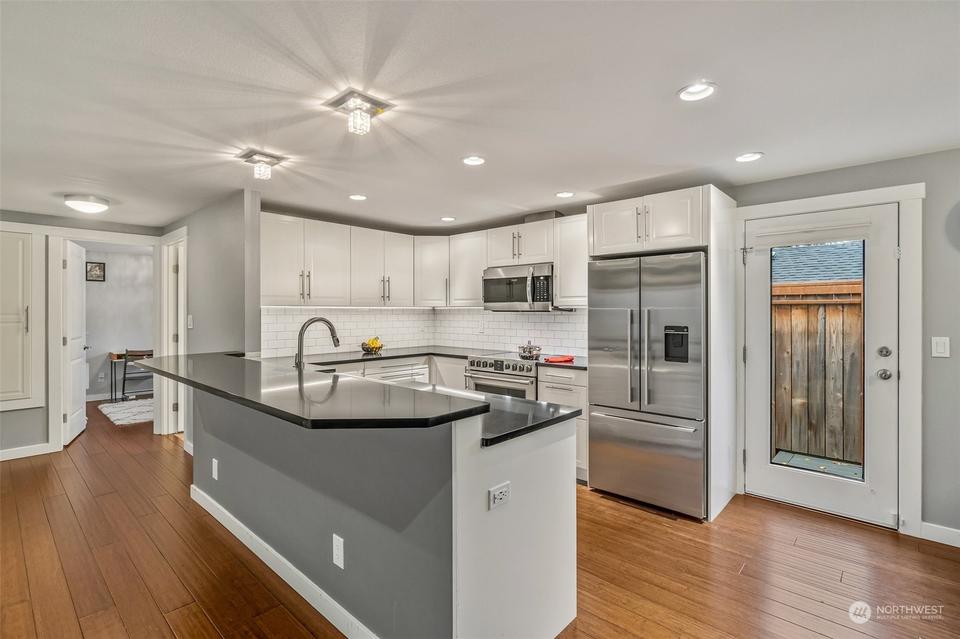  2022 137th St, Seattle, WA 98125 photo 11