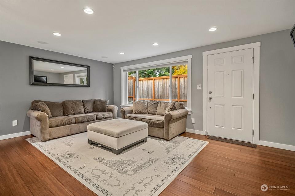  2022 137th St, Seattle, WA 98125 photo 8