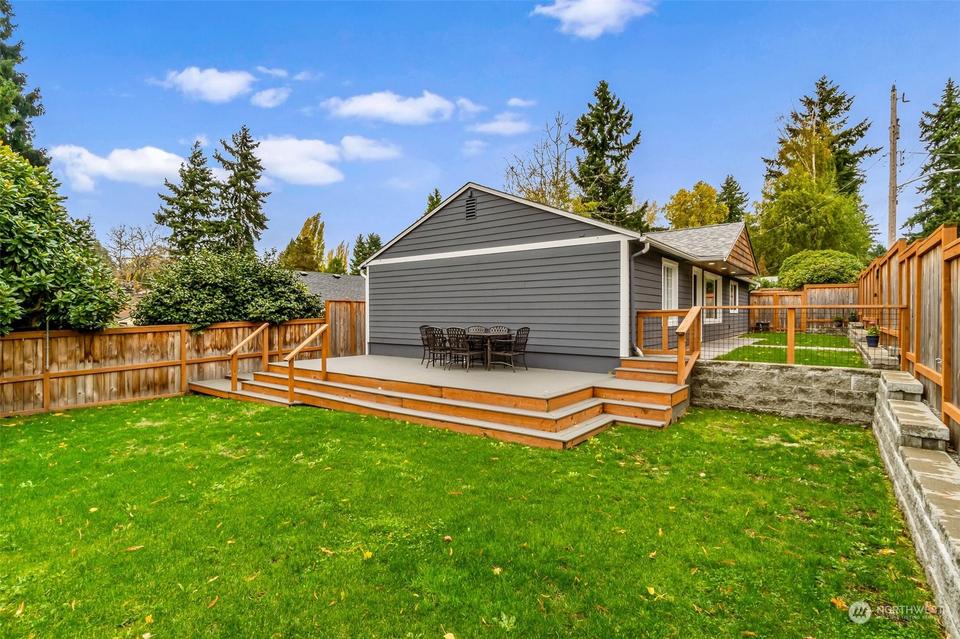  2022 137th St, Seattle, WA 98125 photo 27
