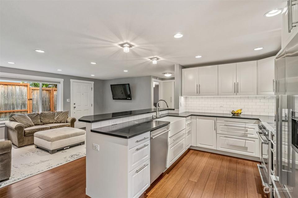  2022 137th St, Seattle, WA 98125 photo 14