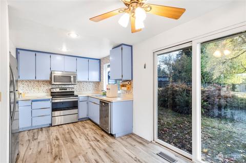 10021 18th Pl W, Everett, WA 98204 photo 2