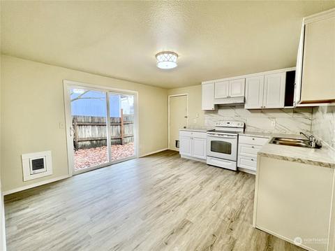 1428 E 55th St, Tacoma, WA 98404 photo 4