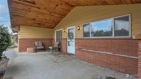 1013 E Maclyn St, Kent, WA 98030 photo 4