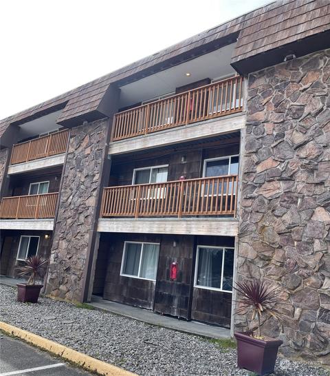 304 14th St NW #105, Long Beach, WA 98631