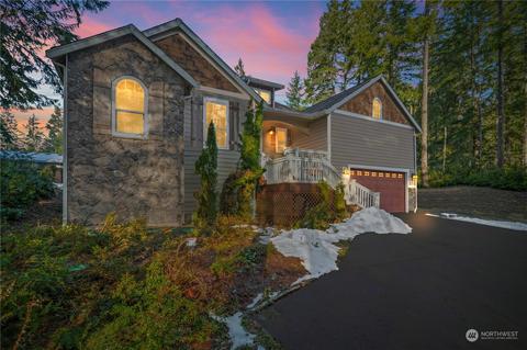 680 E Vine Maple Ln, Union, WA 98592
