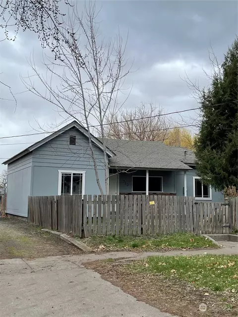 313 E Cherry St, Walla Walla, WA 99362 photo 2