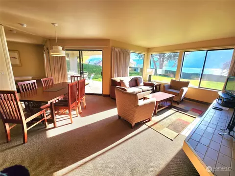 1 Lodge 636-i, Manson, WA 98831