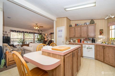 400 W Walnut St, Winlock, WA 98596 photo 12