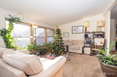 400 W Walnut St, Winlock, WA 98596 photo 3