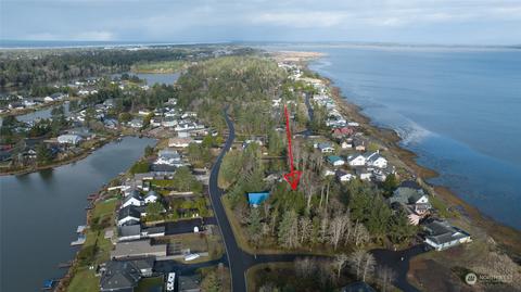 305 Captain Gray Ct SE, Ocean Shores, WA 98569