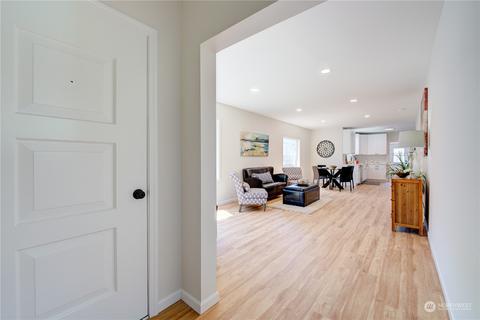 1818 Rainier Ave, Everett, WA 98201 photo 4