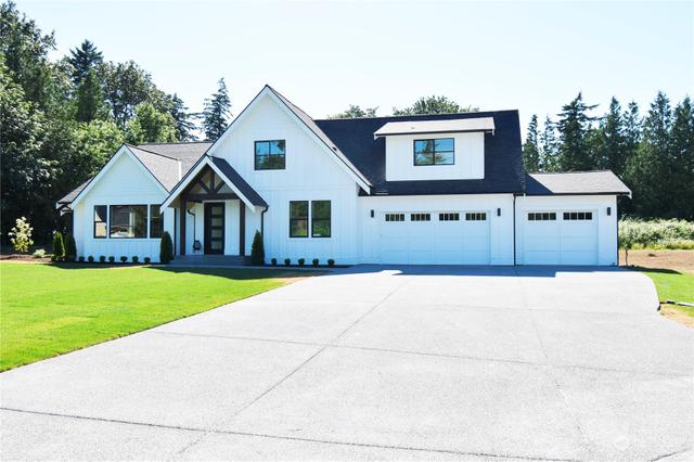 6870 Labello Dr, Lynden, WA 98264