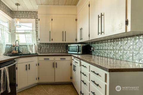 829 Pecks Dr, Everett, WA 98203 photo 8