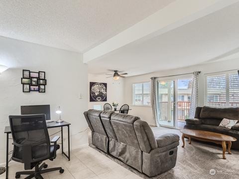 425 45th St SW #203, Everett, WA 98203 photo 4
