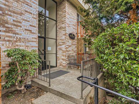 425 45th St SW #203, Everett, WA 98203 photo 2
