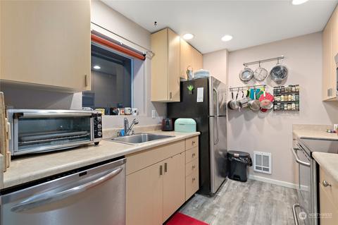 16101 Bothell Everett Hwy #B102, Mill Creek, WA 98012 photo 5