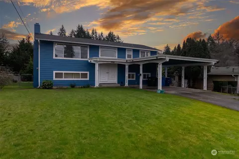 2316 Oak Dr, Steilacoom, WA 98388