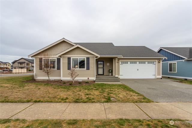 2190 Mercedes Dr, Lynden, WA 98264