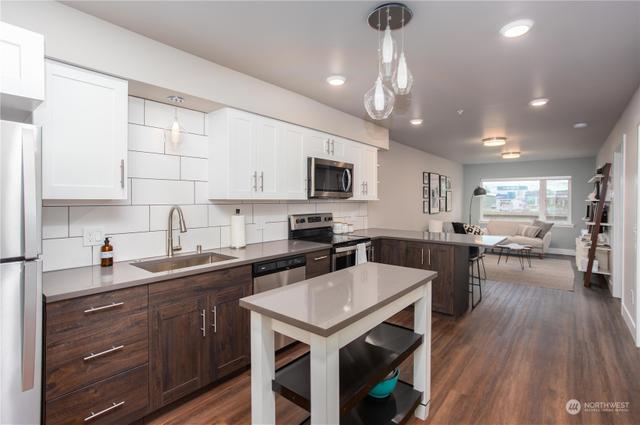 1882 Front St #110, Lynden, WA 98264