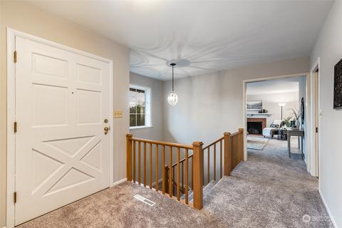 1072 Mckinley St, Enumclaw, WA 98022 photo 3