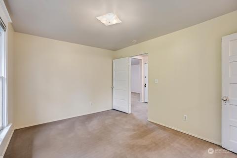 4533 Eastern Ave N, Seattle, WA 98103 photo 10