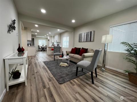 1314 Maple St, Everett, WA 98201 photo 4