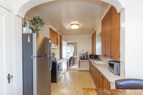 2215 Pinehurst Ave, Everett, WA 98203 photo 10