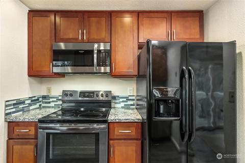 817 Glen Oaks Dr E, Spanaway, WA 98387 photo 9