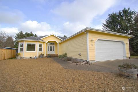 768 Island Cir SE, Ocean Shores, WA 98569