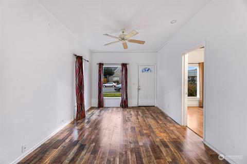 1909 Rockefeller Ave, Everett, WA 98201 photo 5