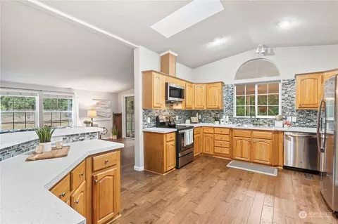 21011 Wright Rd E, Spanaway, WA 98387 photo 4