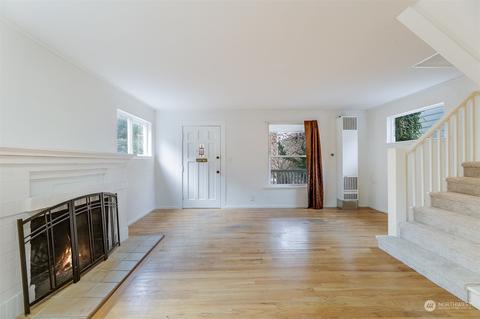 2034 Franklin Ave E, Seattle, WA 98102 photo 2