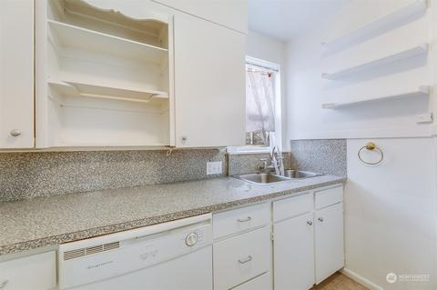 2034 Franklin Ave E, Seattle, WA 98102 photo 9