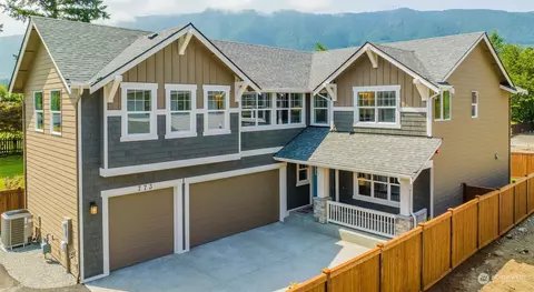 773 SE 8th St, North Bend, WA 98045