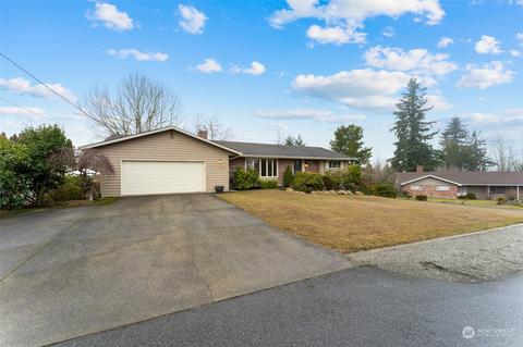 3074 Olympic Pl, Enumclaw, WA 98022 photo 2